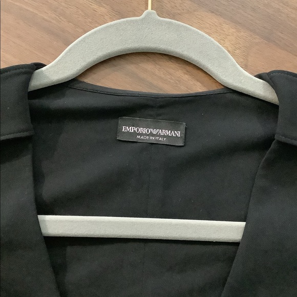 Emporio Armani women’s sleeveless black top v neck size s-m - Picture 7 of 8